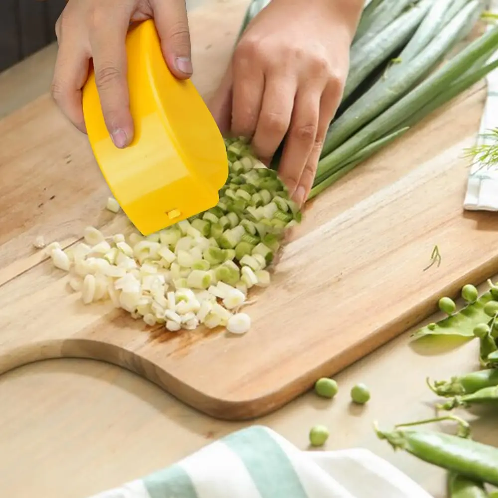 Herb Roller Mincer Manual Hand Scallion Chive Mint Cutter with 6 Stainless Steel Blade Kitchen Vegetable Chop Vegetable Cutter