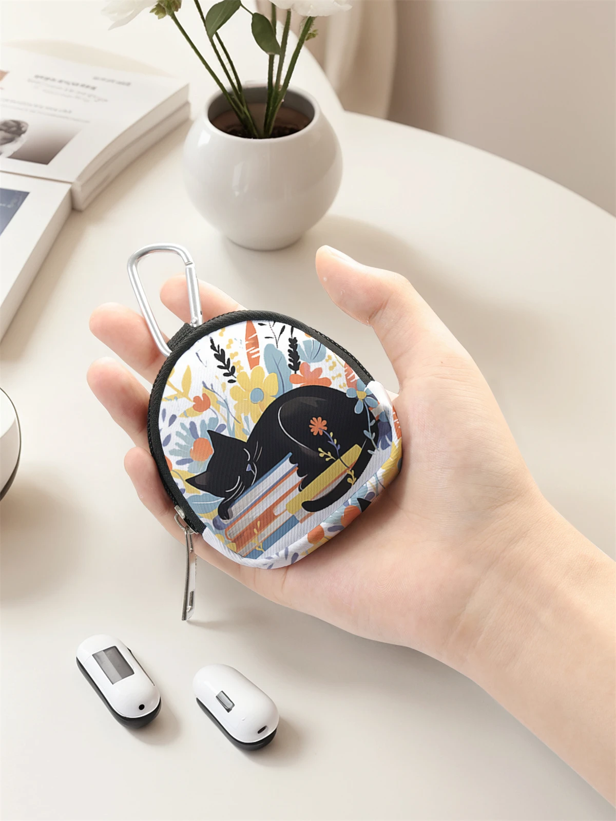 Cat pattern printed mini wallet, zipper change bag with hook clip, headphone key bag, suitable for men and women