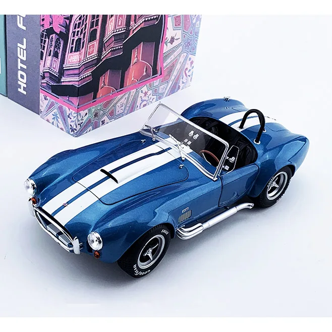 

1:18 Scale Shelby Cobra AC 427 MKII 1965 Alloy Car Model
