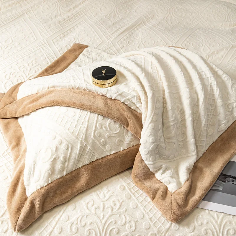 Description Picture 6 of itemLuxury jacquard velvet home Bed linen Euro Bedding set Sitting Duvet cover Quilt bed cover full set sheet sets with pillowcase