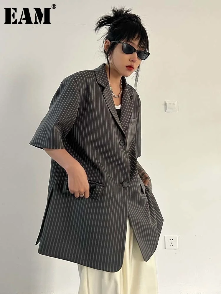

[EAM] Women Gray Striped Big Size Casual Blazer New Lapel Short Sleeve Loose Fit Jacket Fashion Spring Summer 2024 1DE9235
