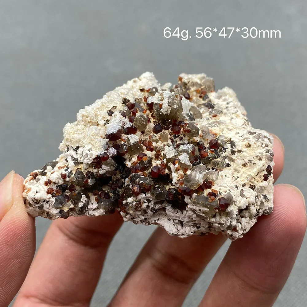 100% natural garnet rough crystal mineral specimen quartz cure specimen