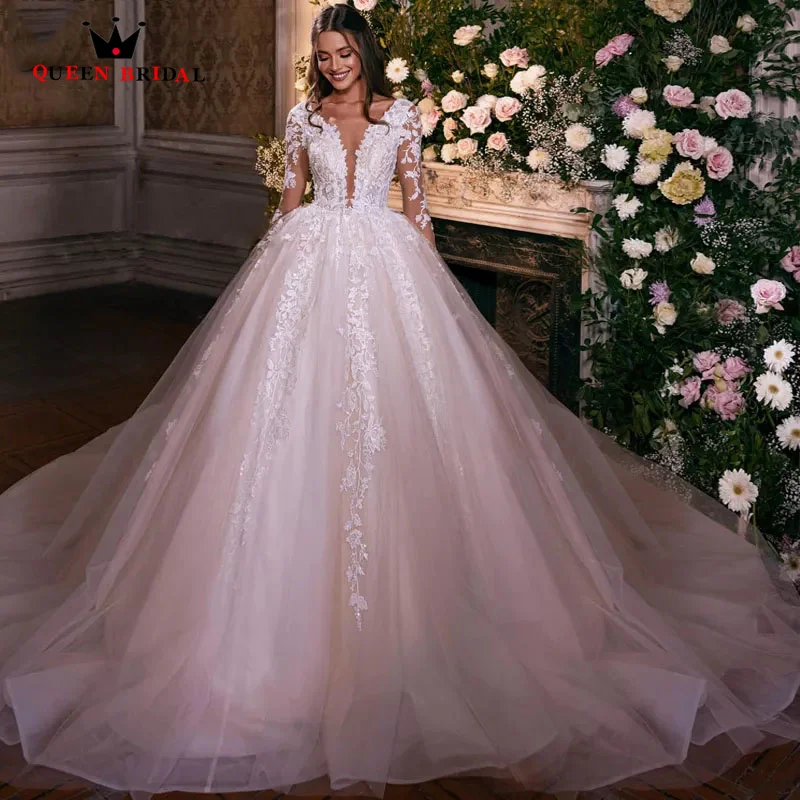 

Charming V-Neck Long Sleeve Ball Gown Wedding Dress 2023 Gorgeous Backless Appliques Chapel Train Princess Bridal Gown NI02