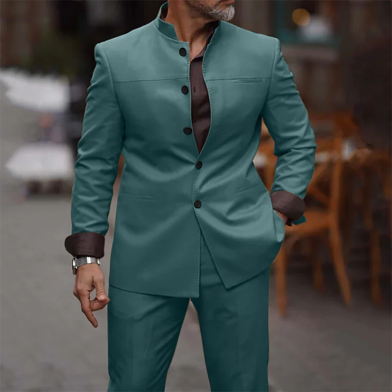 Рисунок 3 - Мужские костюмы цвета хаки