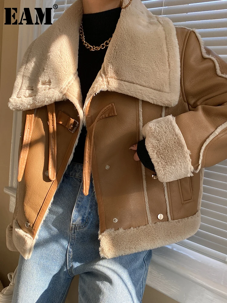 

[EAM] Loose Fit Coffee Lambswool Big Size Thick Jacket New Lapel Long Sleeve Women Coat Fashion Tide Autumn Winter 2024 1DH0908