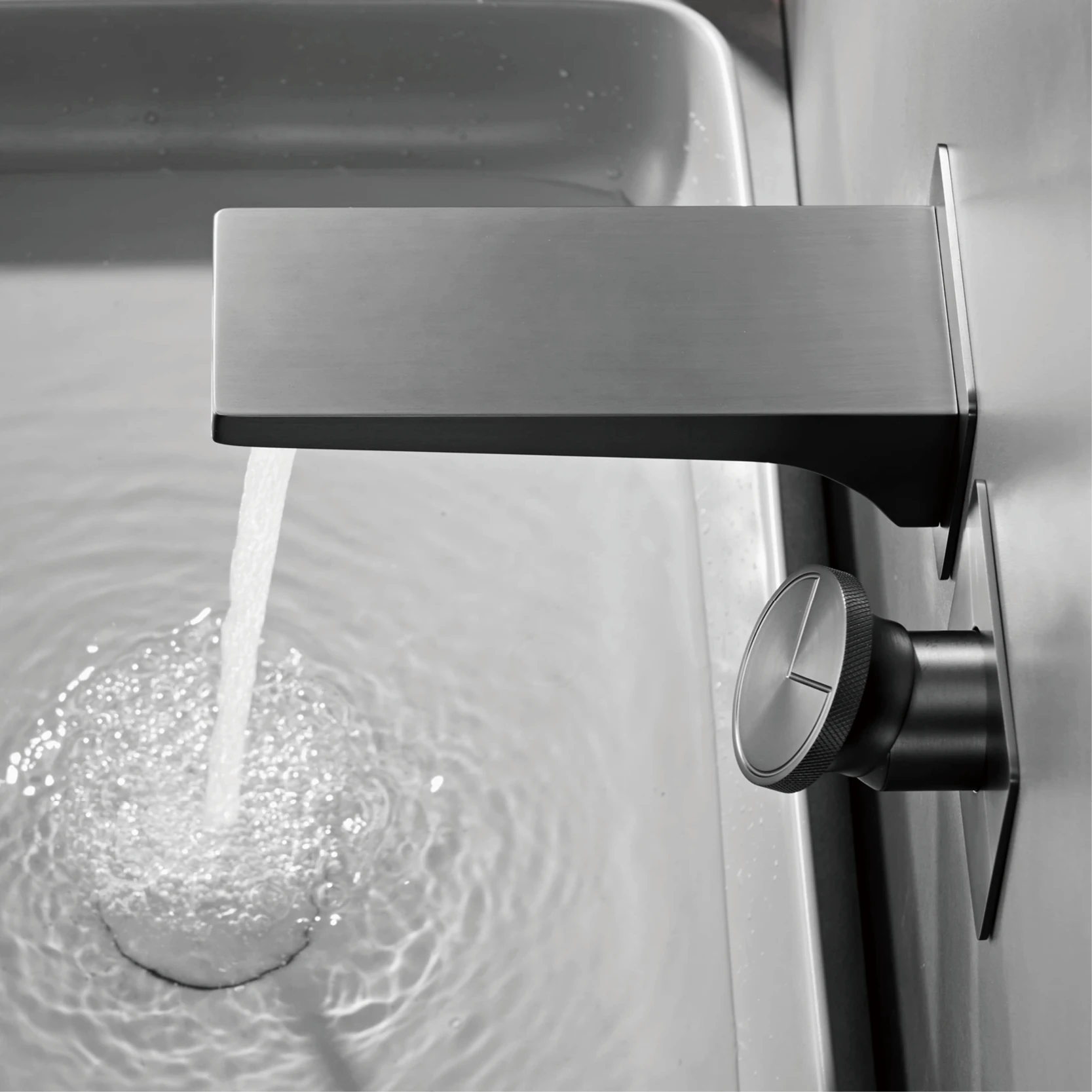 Chrome Wall Mounted Bathroom Faucet 2