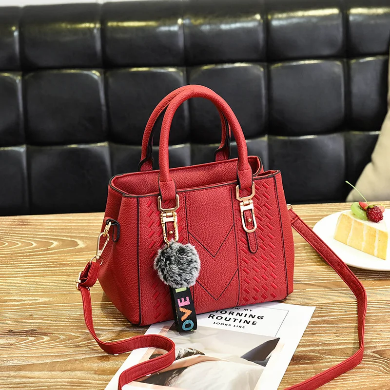 

Wholesale Taizhou stereotyped PU leather women's bag 2023 new Korean fashion one-shoulder portable diagonal bag women's bag