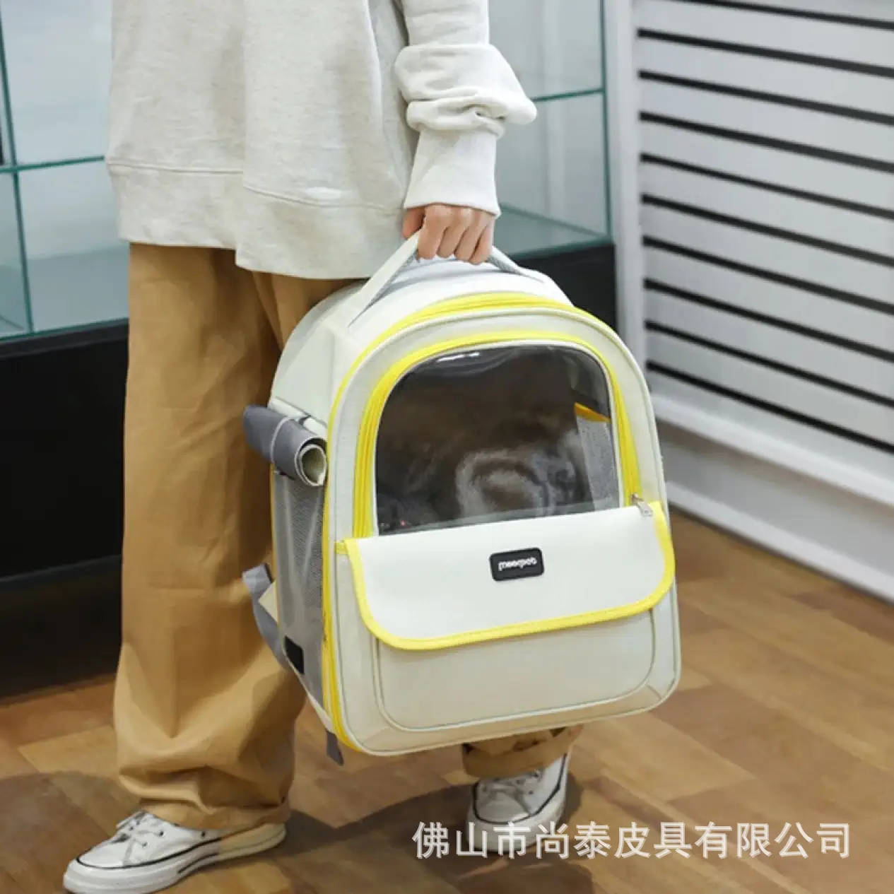 

New Outing Cat Bag Breathable Side Opening Large Space Portable Shoulder Pet Bag Cat Carrier Travel Bag