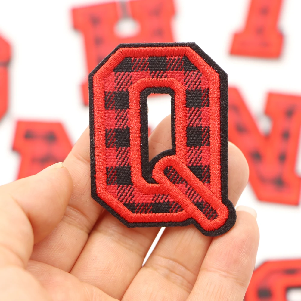 1PC Weihnachten Rot Überprüfen Bestickt Eisen Auf Nähen Auf Patch Applique Diy Name Abzeichen Alphabet Patches Für Kleidung Tasche zubehör – Detail 20