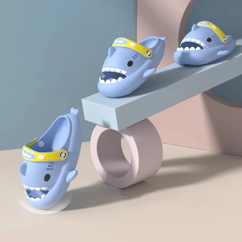 Shark Children's Sandals Summer Boys Girls 2025 New Cartoon Anti