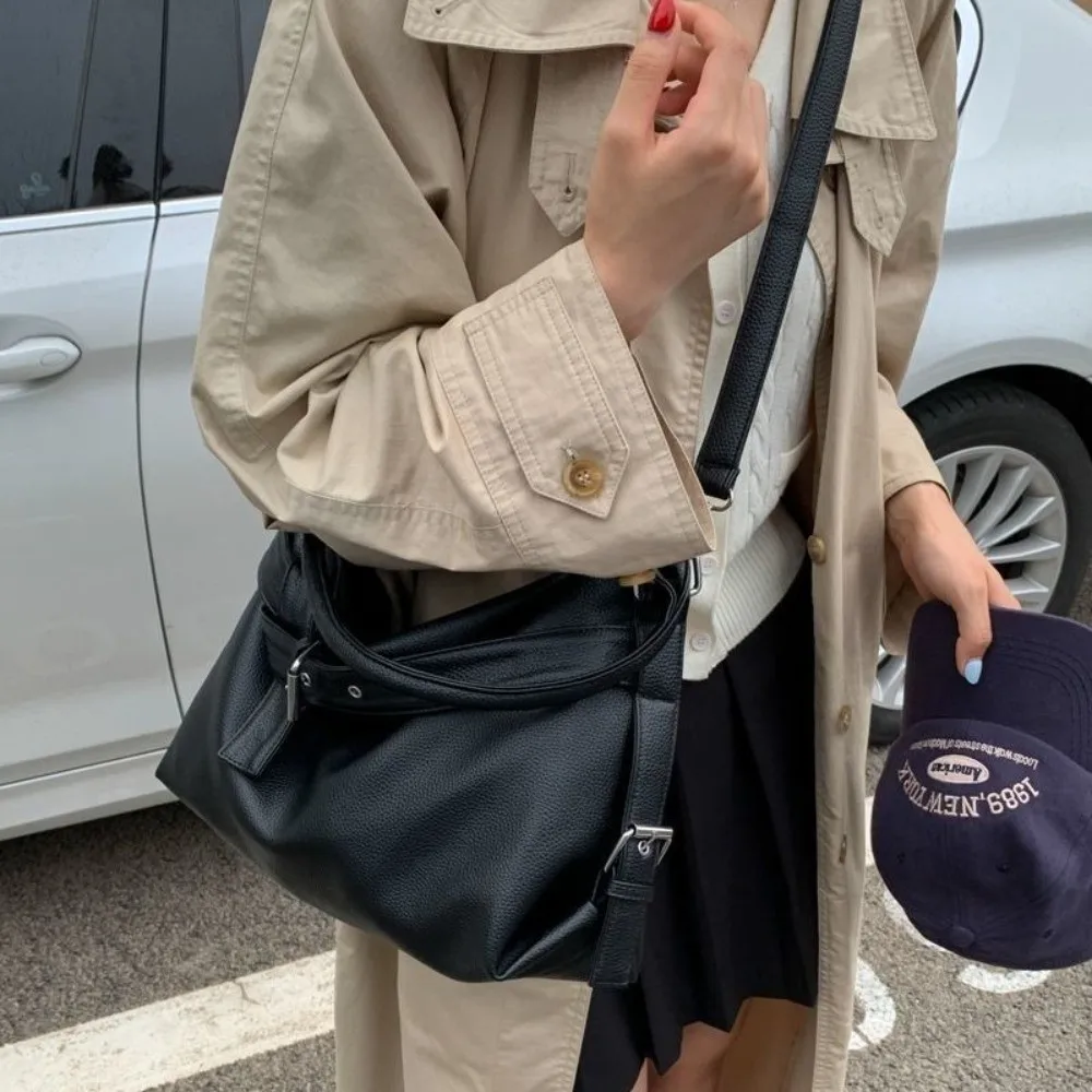 Fashionable Large Capacity Shoulder Bag Black Soft Leather Motorcycle Handbag Tote Bag Women