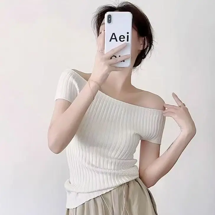 Gestricktes Sommer-Off-Shoulder-Top für Damen, elegantes Kurzarm-T-Shirt, koreanischer Stil, einfarbig, schmal geschnitten, lässige Basic-T-Shirts, Arbeitskleidung – Detail 4