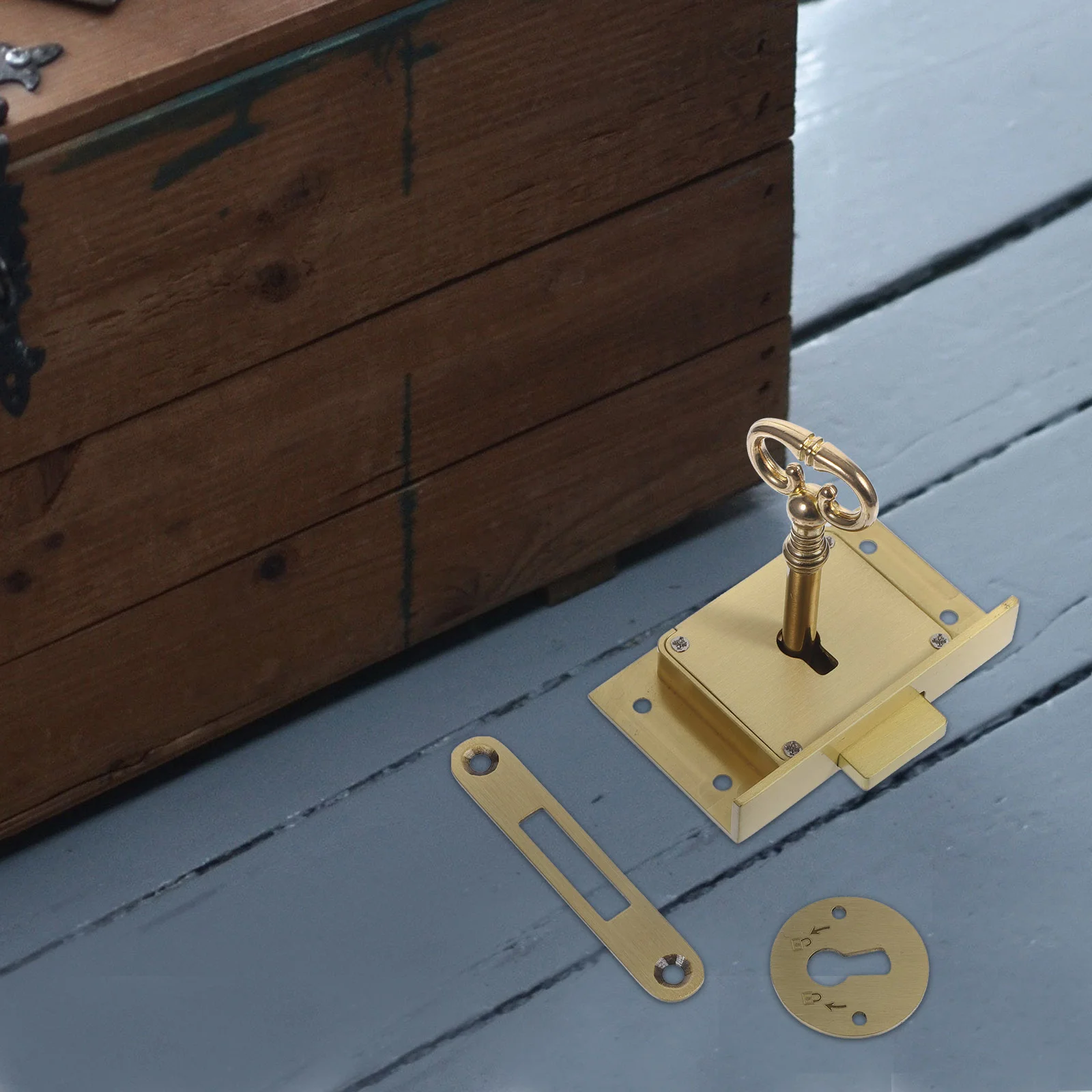 Рисунок 4 - Защитные замки, латунная мебель