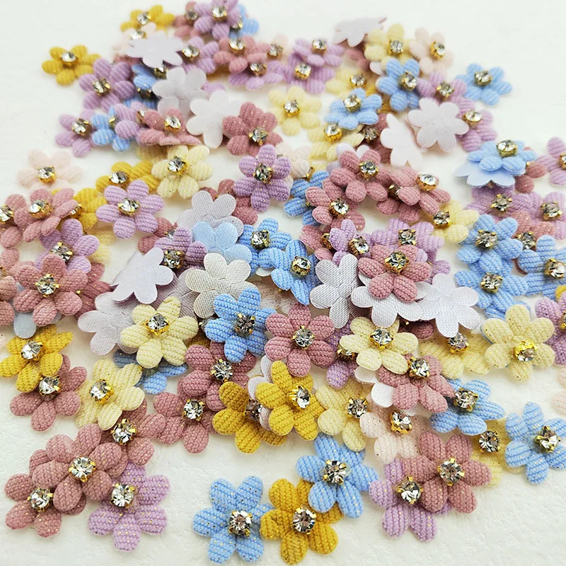 Großhandel 300Pcs 1,8 CM Blume Gepolsterte Appliques Mit Strass Für Kleidung Hut Nähen DIY Headwear Zubehör Patches
