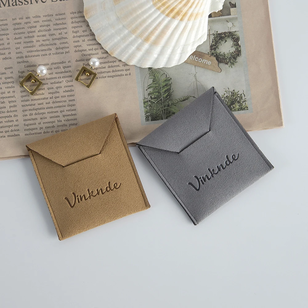 50pcs Custom Logo Printed Small Envelope Flap Microfiber Gift Bag Jewelry Pouch Suede Packaging Organizer Bags for Ring Necklace