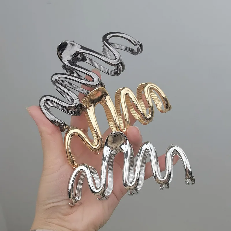 

Ruoshui Woman Large Irregular Line Metal Hair Claws Ladies Fashion Washing Face Hair Clips Hairpins Girls Metal Hair Accessories