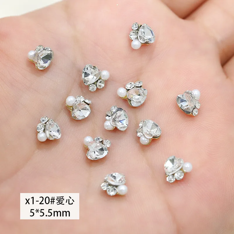 럭셔리 스택드 네일 아트 액세서리 미니 하트 모양 도끼 모양 디자인 네일 참 진주 라인스톤 3D 네일 장