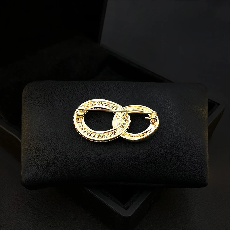 Eternal Love Double Ring Brooch Women's Luxury Cardigan Pins Fixed Clothes Anti-Exposure Accessories Neckline Jewelry Gifts 3869