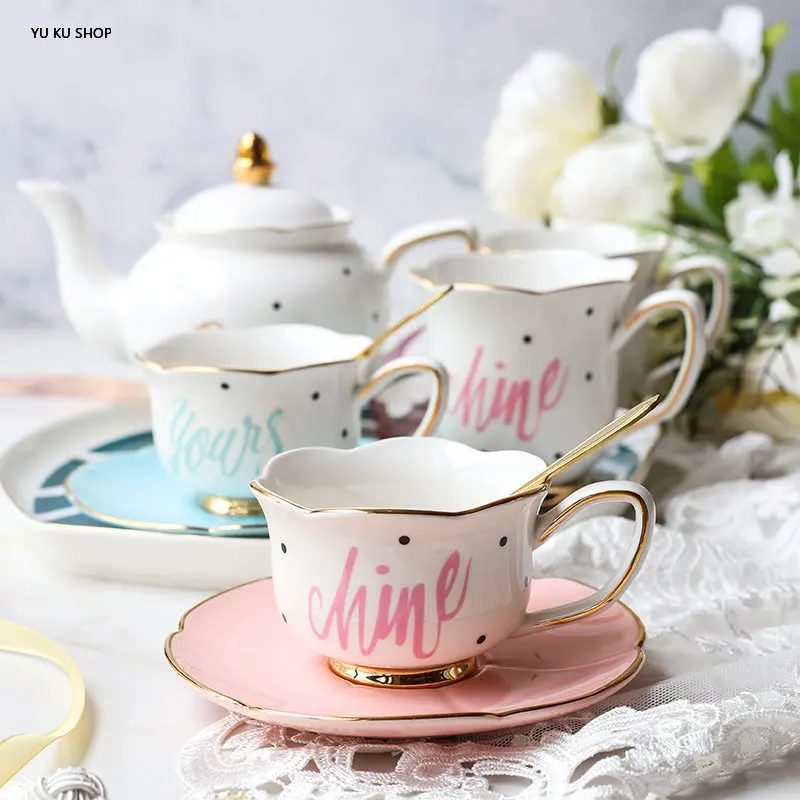 

European Cup and Saucer Set Wave Point Phnom Penh Coffee Cup English Afternoon Tea Set Tazas De Cafe Ceramic Mug Spoon Gift Box