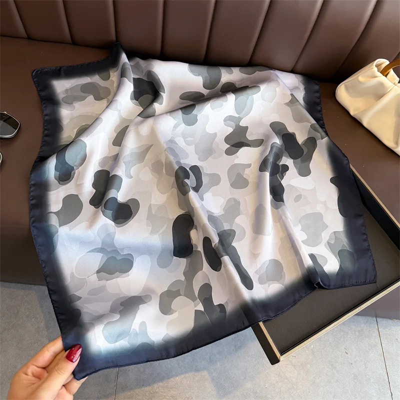 Luxuriöser quadratischer Seidenschal für Damen, modischer Satin-Halstuch, Haarband, Bandana, weibliches Foulard, Strandstola, Hijab, Schals, Pareo – Detail 2