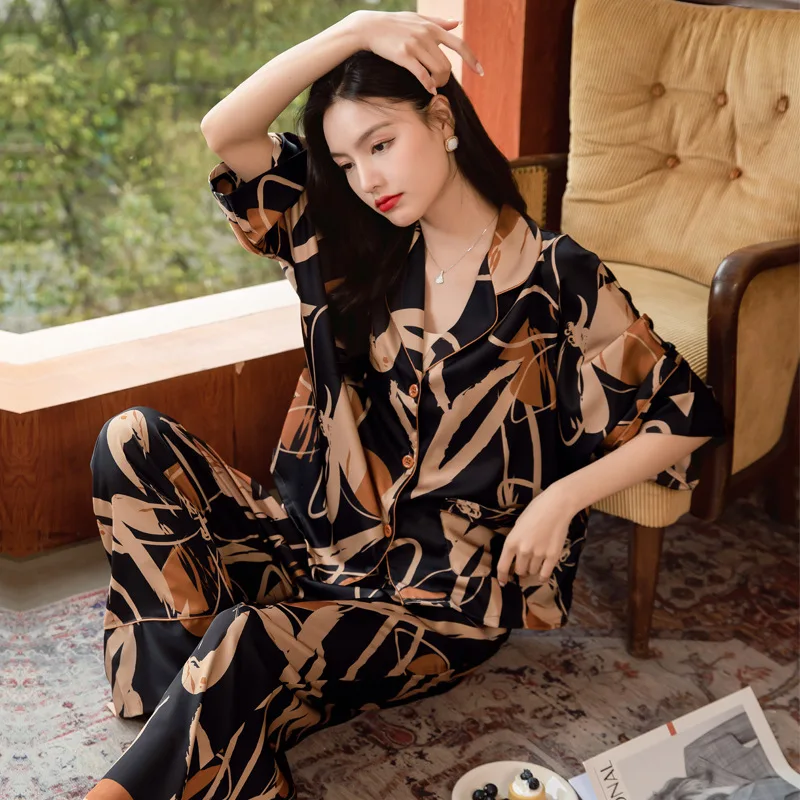 Premium Women's Ice Silk Pajama Set Lightweight Long Sleeve Loungewear Fashionable Silk Design Luxurious Comfort for Homewear - Image 4