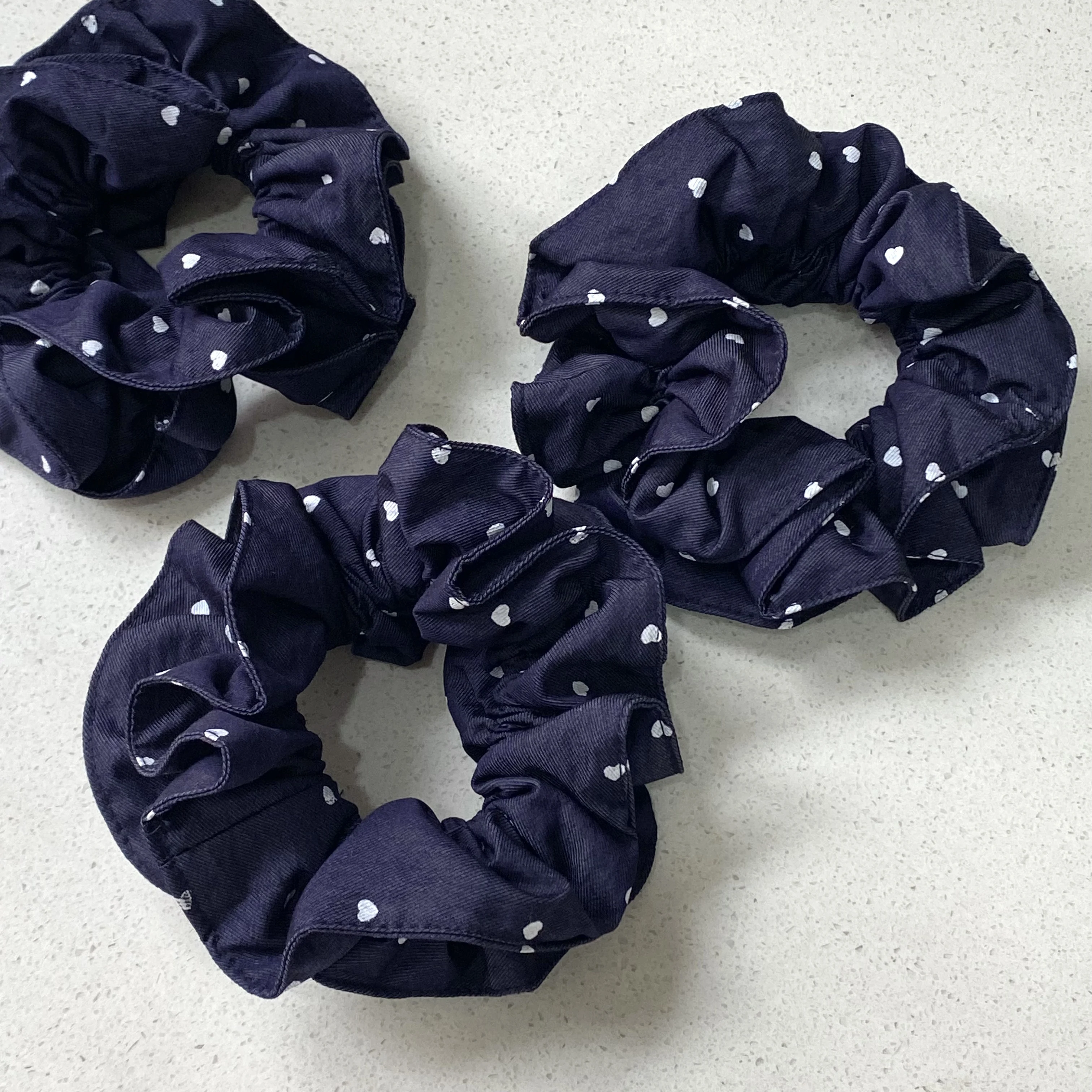 1PC Navy Blue Hair Scrunchies Set With White Heart Print, Cute And Trendy Hair Ties, Stylish Hair Accessories For Women