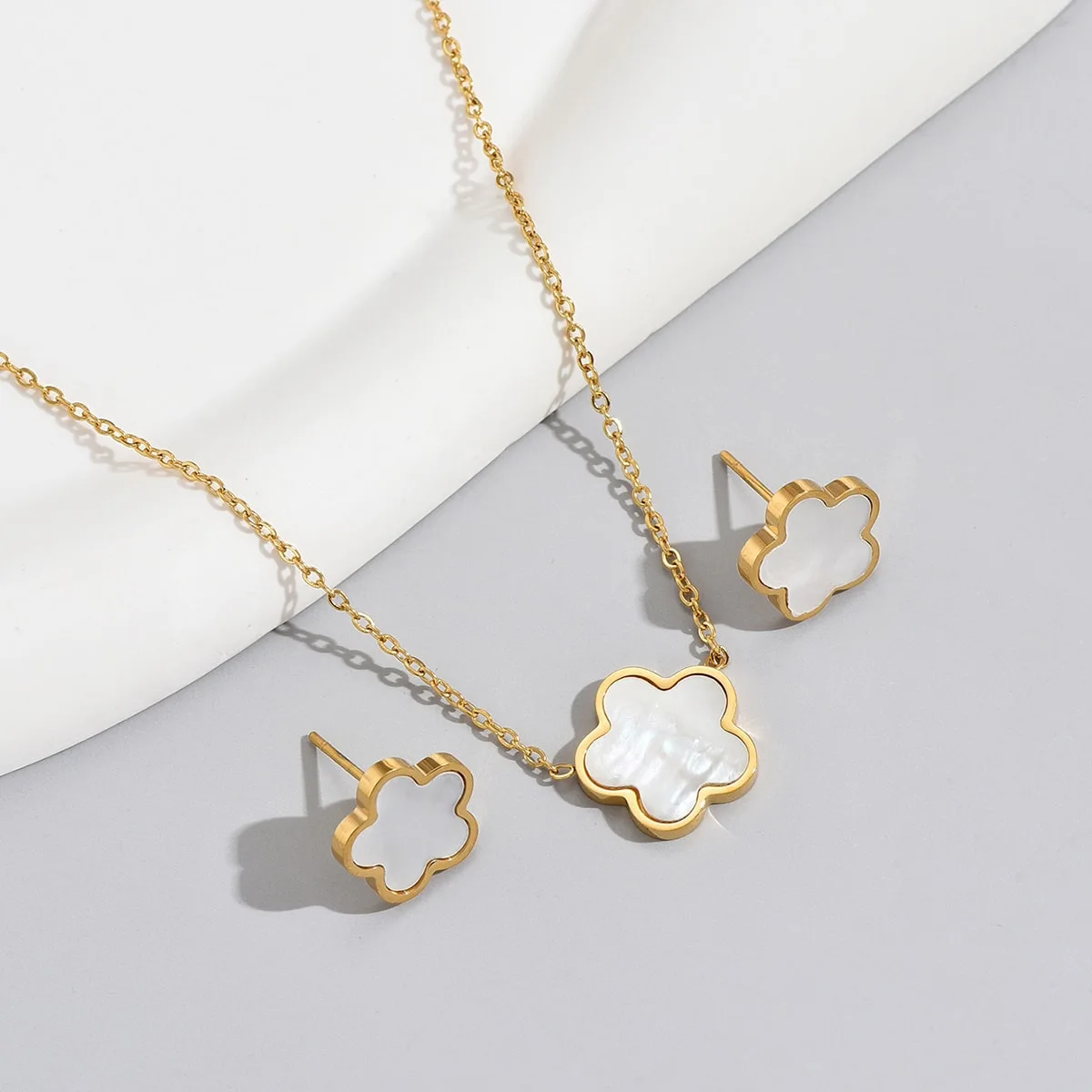 Jewelry sets Luxury Shell Flower Stud Earrings Necklace Set for Women Black White Color Stainless Steel Personality Jewelry Sets