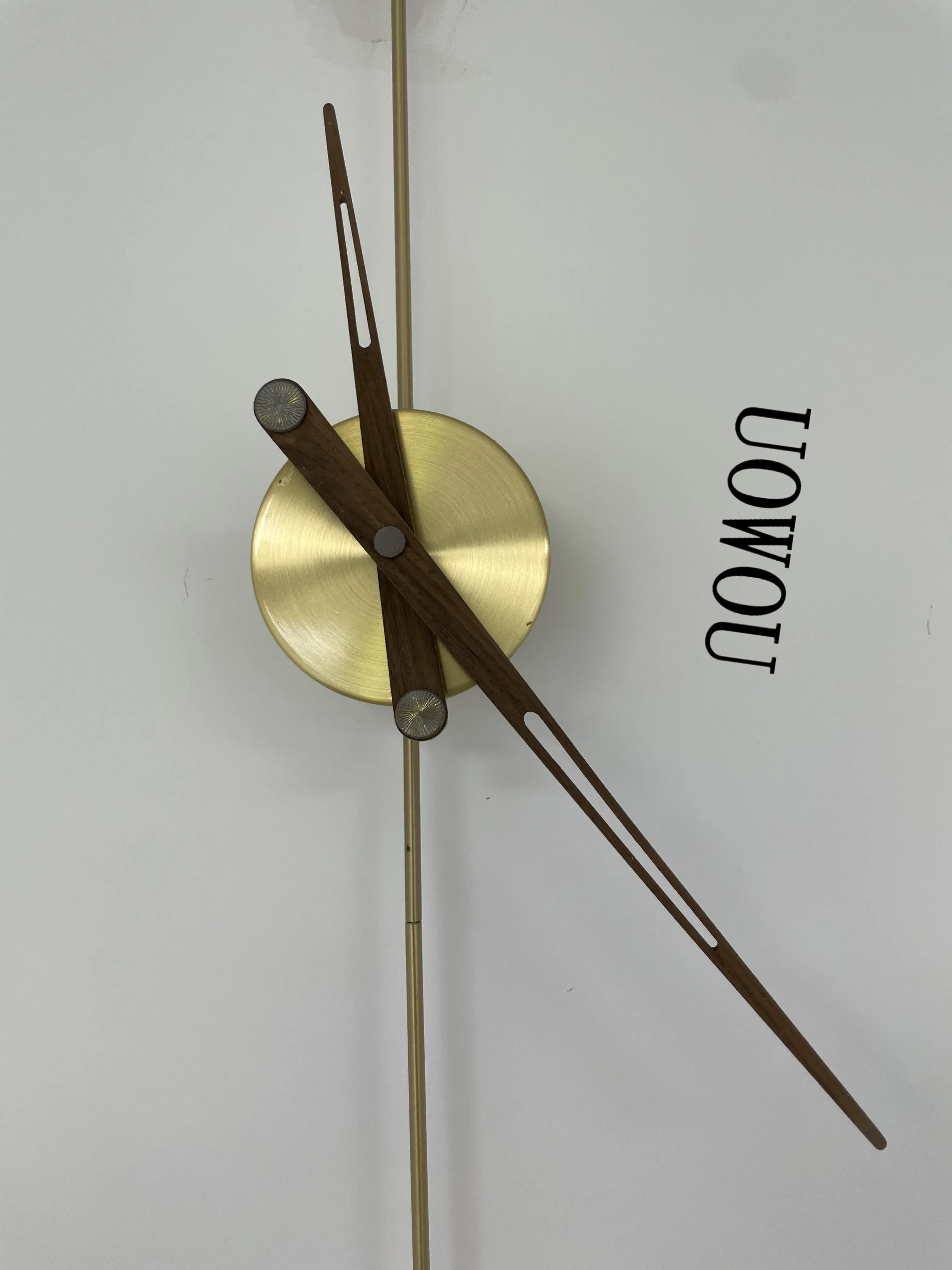 

DIY Spain Wall Clock Y2K Modern Living Creative Design Wall Clock Living Room Office Home Minimalist Pendulum Individual Clock