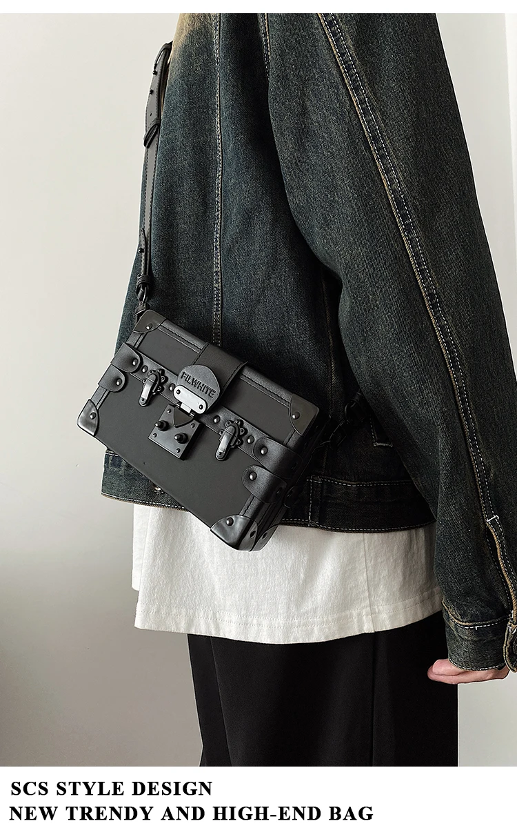 Wallet shoulder bag／ミニポーチ付／silver Miu Miu silver clutch wallet crossbody chain bag with