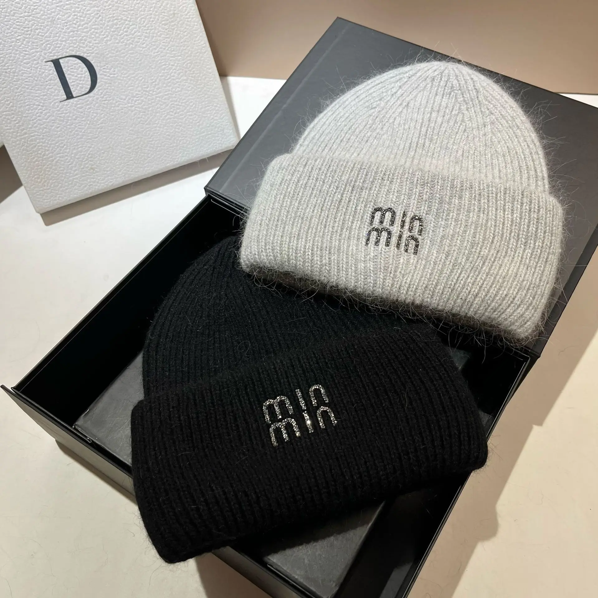 Luxury rhinestone Letters Fashion Winter hats for men and 