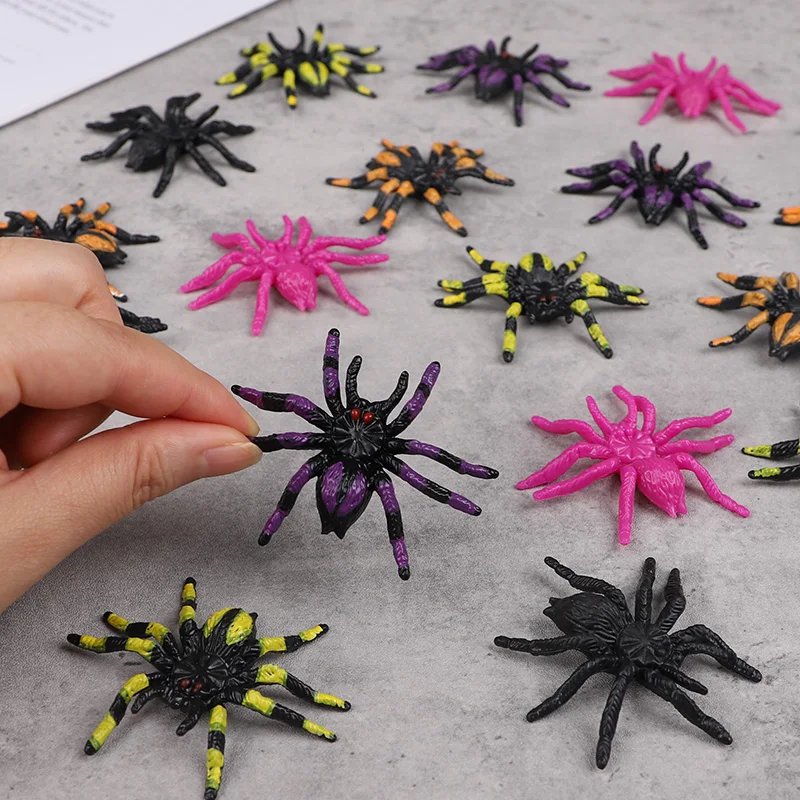 5Pcs Realistic Plastic Spiders Halloween Party Decoration for Home Indoor Outdoor Spider Web Haunted House Spooky Horror Props