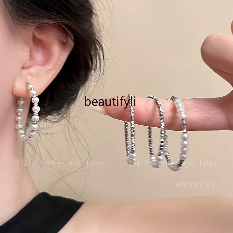Light Luxury High-Grade Pearl and Circle Earrings for Women Niche Design Elegant Earrings Ear Clips Earrings