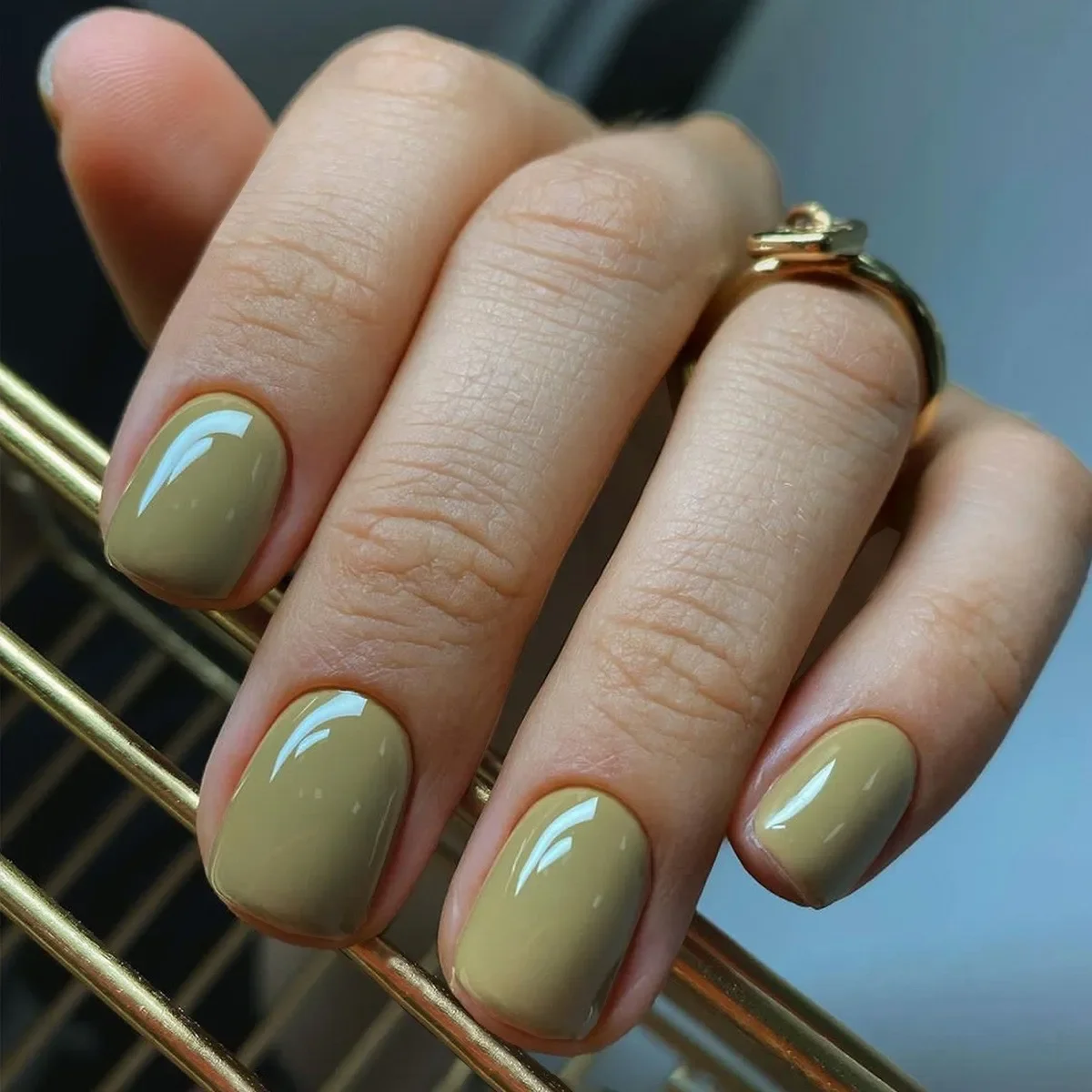 24-Piece Set of Simple White Press-On False Nails
