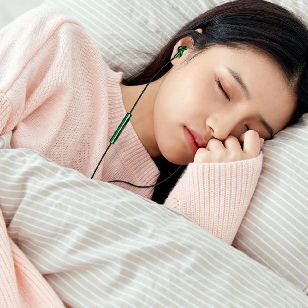 Cuffie in-ear cablate con microfono e spinotto a 90 gradi per sport_voghion.com