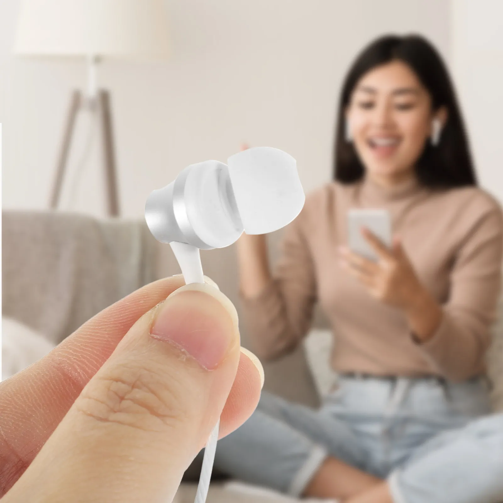 유선 인이어 이어폰, 인체공학적 틸트 디자인, 강력한 베이스를 위한 복합 다이어프램 드라이버 탑재, 노트북, 데스크탑, 스마트폰, 태블릿용