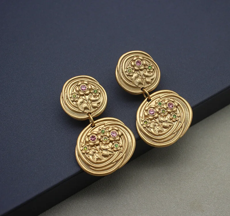 European and American fashion retro vintage vintage disc flower pendant temperament earrings