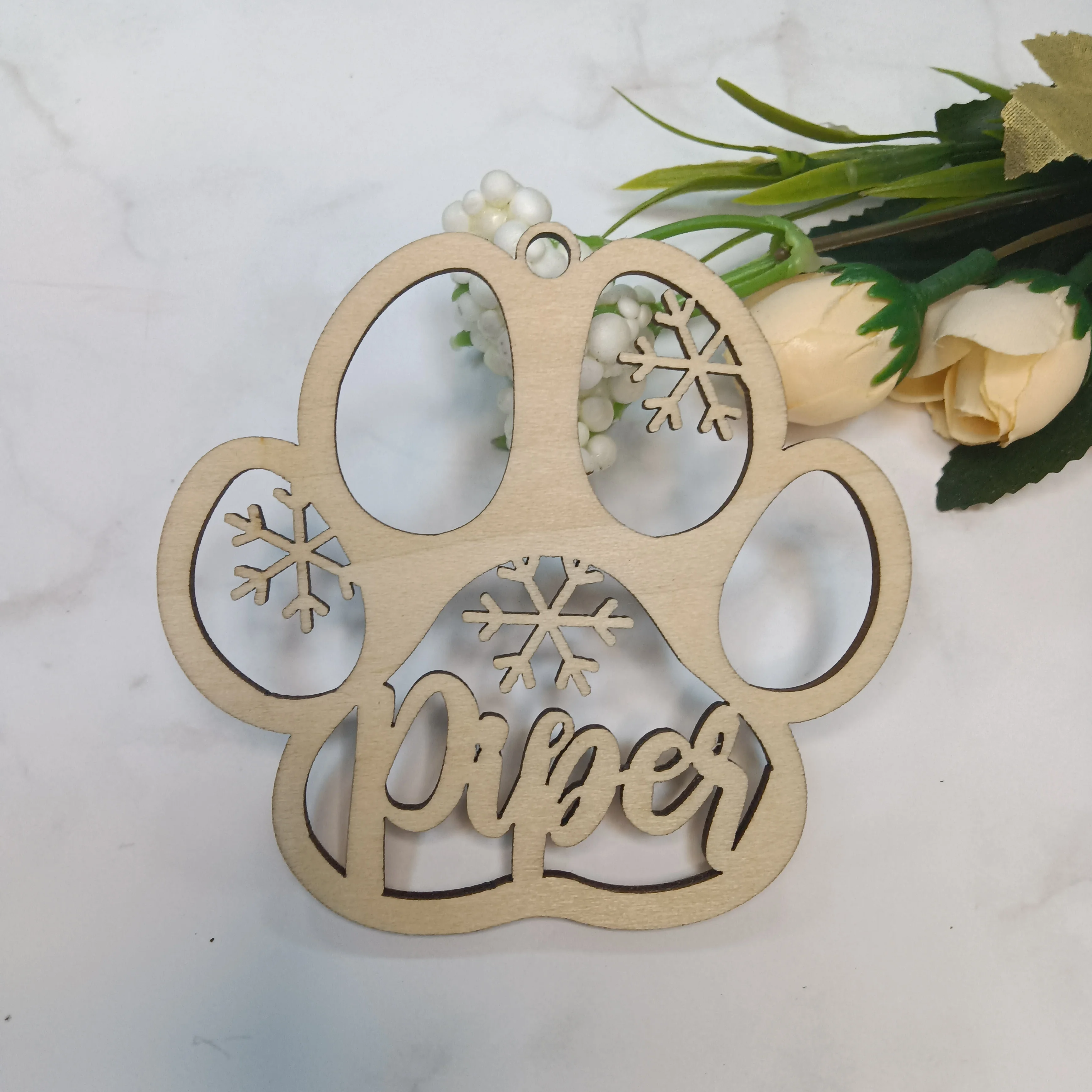 christmas decorations Personalized Christmas Snowflake Ball Laser Cut Baubles Different Name Ornament Christmas Hanging Gift Tree Wooden Tags