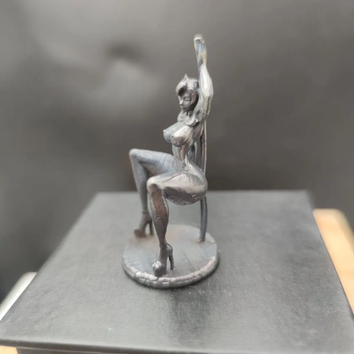 Chinese Antique Bronze Bronze Statue Hand-carved Nude Girl Body Art Ornament 3