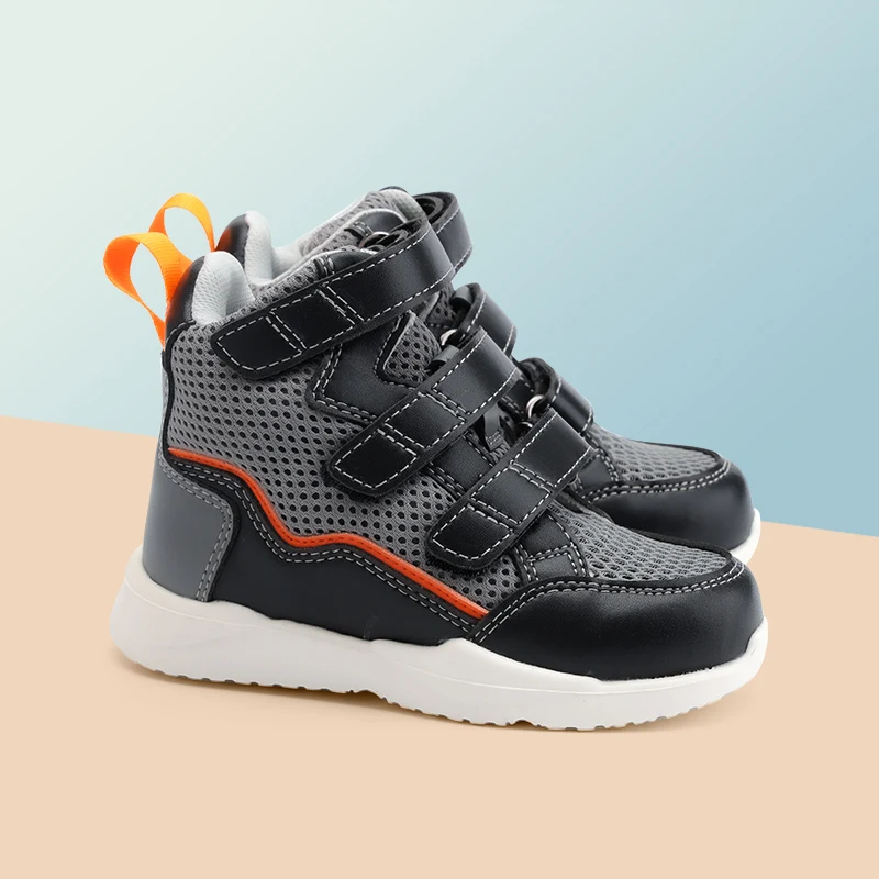 Рисунок 3 - Ортопедические кроссовки и корректирующие