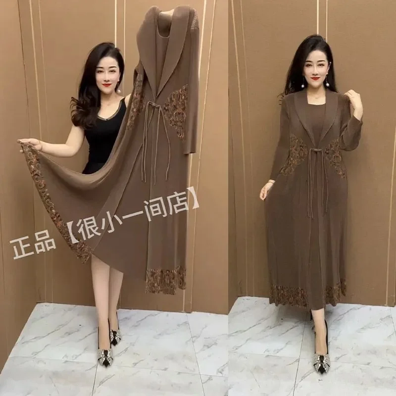 Middle aged Mom Fashionable Chinese Button Fold Fake Two Piece Fashion Dress 2024 women New Korean Waist Waist Slimming Dress