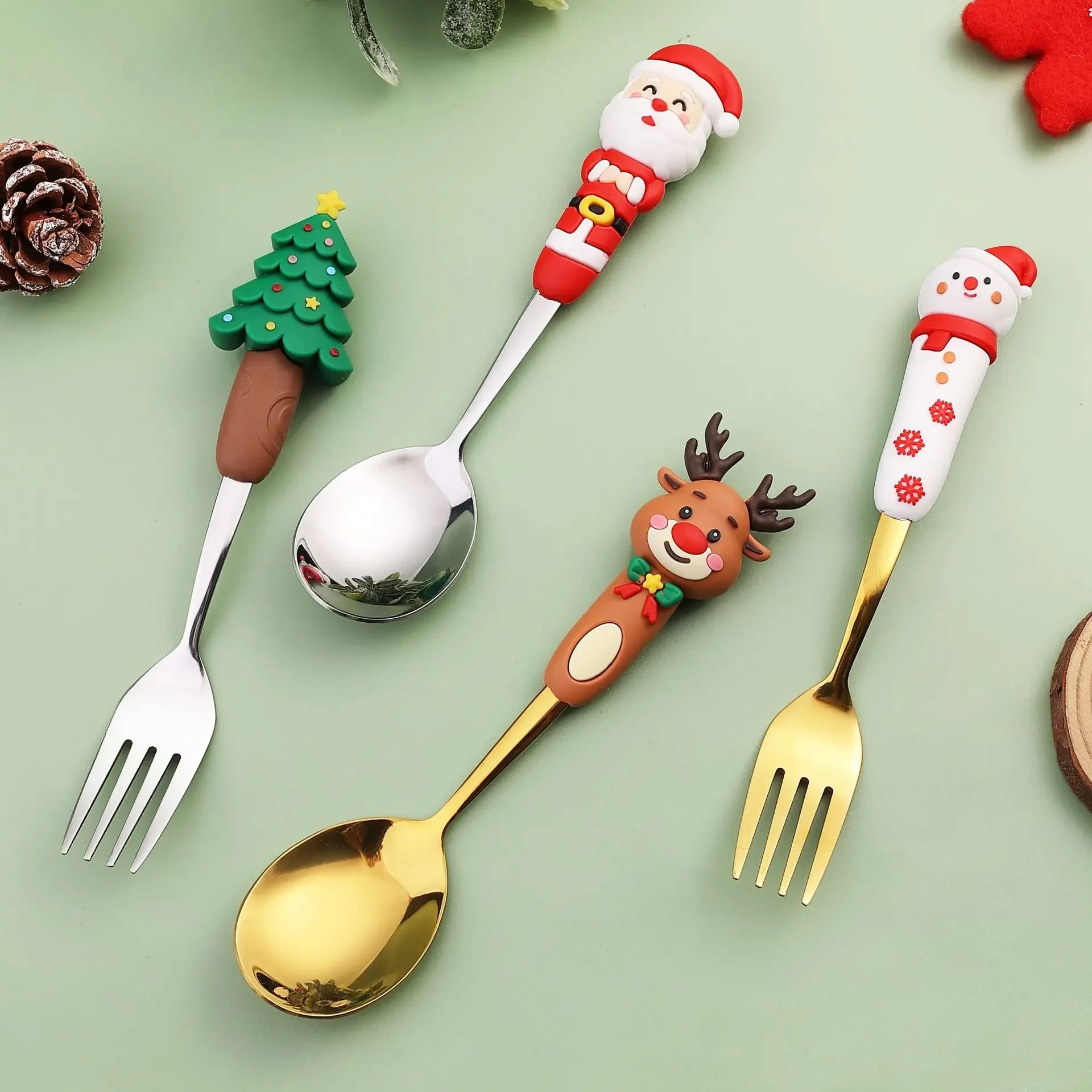 4PCS Christmas Coffee Spoons Christmas Stainless Steel Small Spoon Teaspoons Dessert Spoon New Year Christmas Ornament Tableware