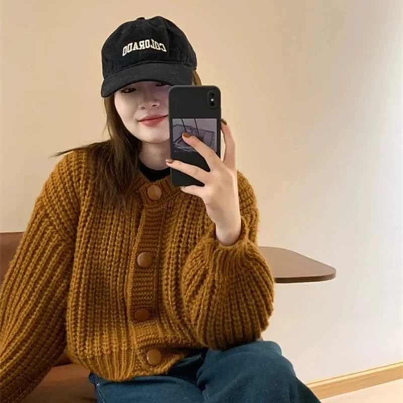 

Короткий коричневый вязаный кардиган с круглым вырезом для женщин, новинка осень-зима 2024, маленький короткий свитер, куртка для самостоятельной культивации