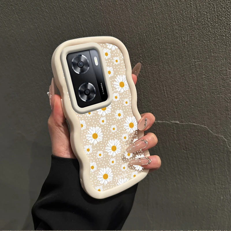 White Daisy Wavy Shape Silicone Phone Case