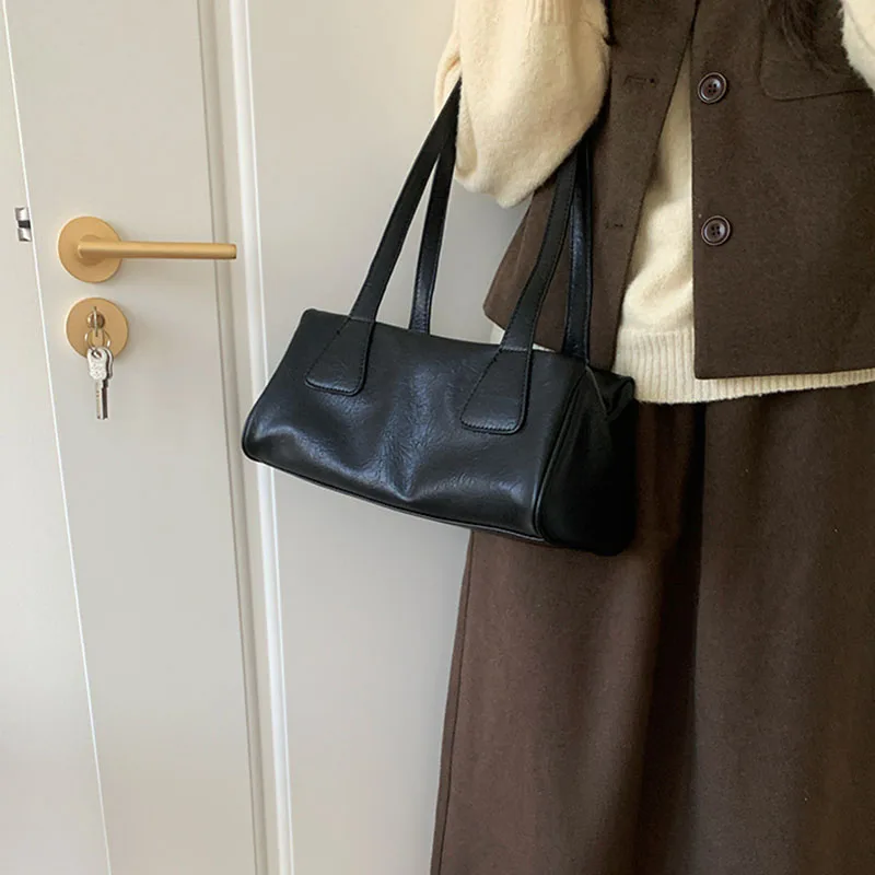 Korean Instagram Retro Underarm Stick Bag Women'S Large Capacity Commuter Bag Pillow Bag Casual Handheld Shoulder Bag