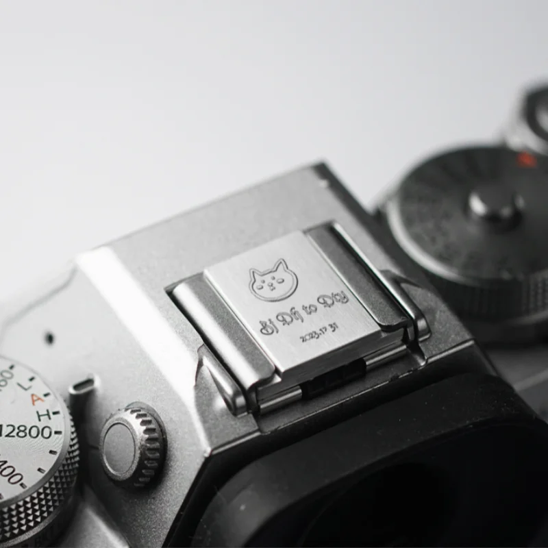 Copriscarpe Caldo Per Fotocamera Per Fujifilm Sony A7M4 A1 A7C2 A6300/6400 Nikon Panasonic Olympus Canon R6 Rp Decorazione Per Fotocamera In Metallo