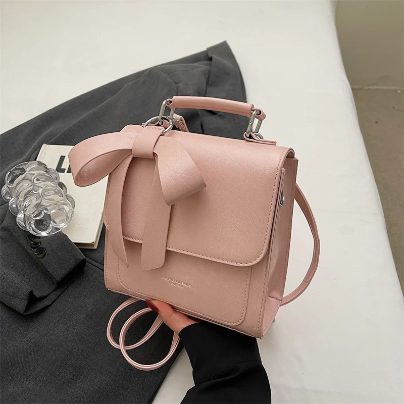 حقيبة ظهر كلاسيكية نسائية