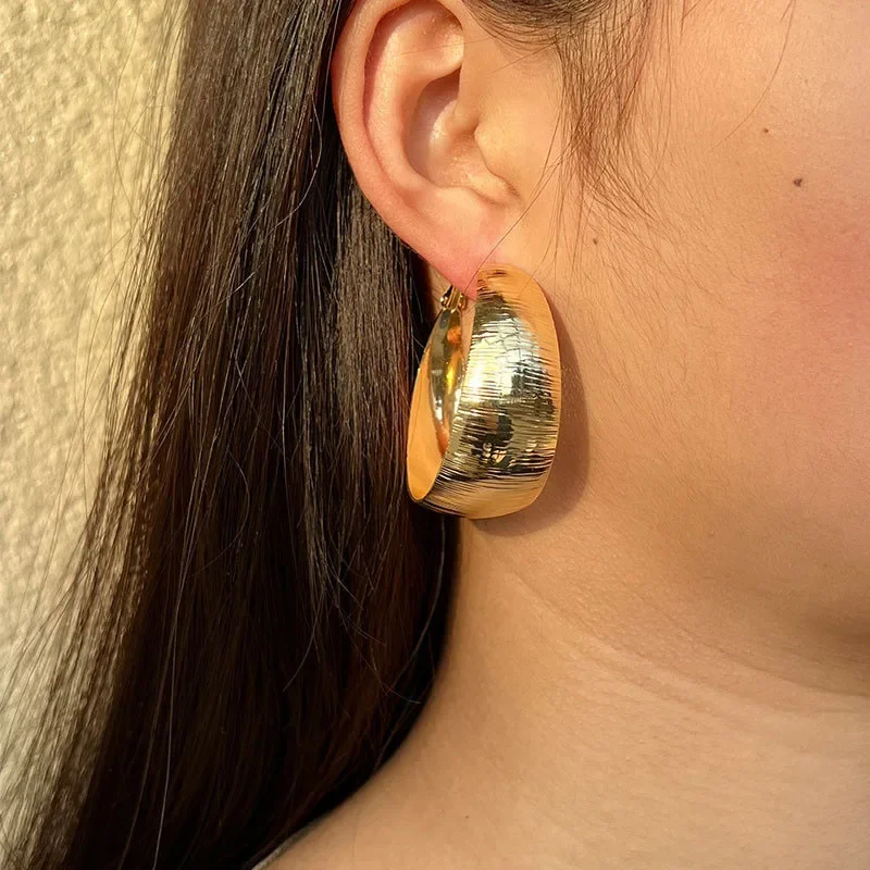 Personality Exaggerated Earrings, Fashion Trends Are Irregular
