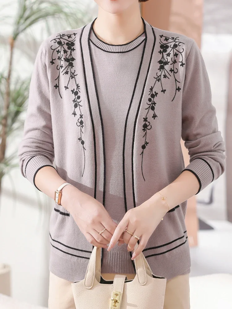 

Embroidery Two Pieces Sets Sweater Women Spring Autumn Mother Sweater Pull Femme Solid T-shirt+ Cardigans Suit Sweater For Women