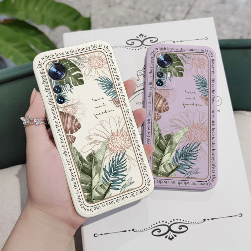 Tropical Style Phone Case with Vibrant Design