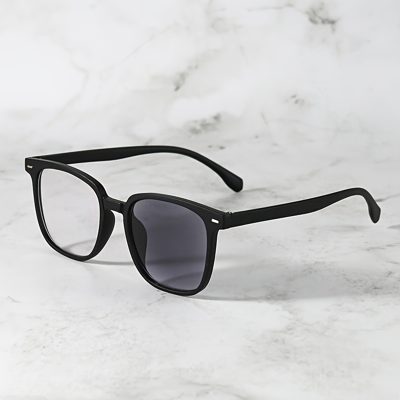 Fashionable Photochromic Flat Lens Glasses for Men and Women Ideal for Beach Parties and Travel Casual Wear